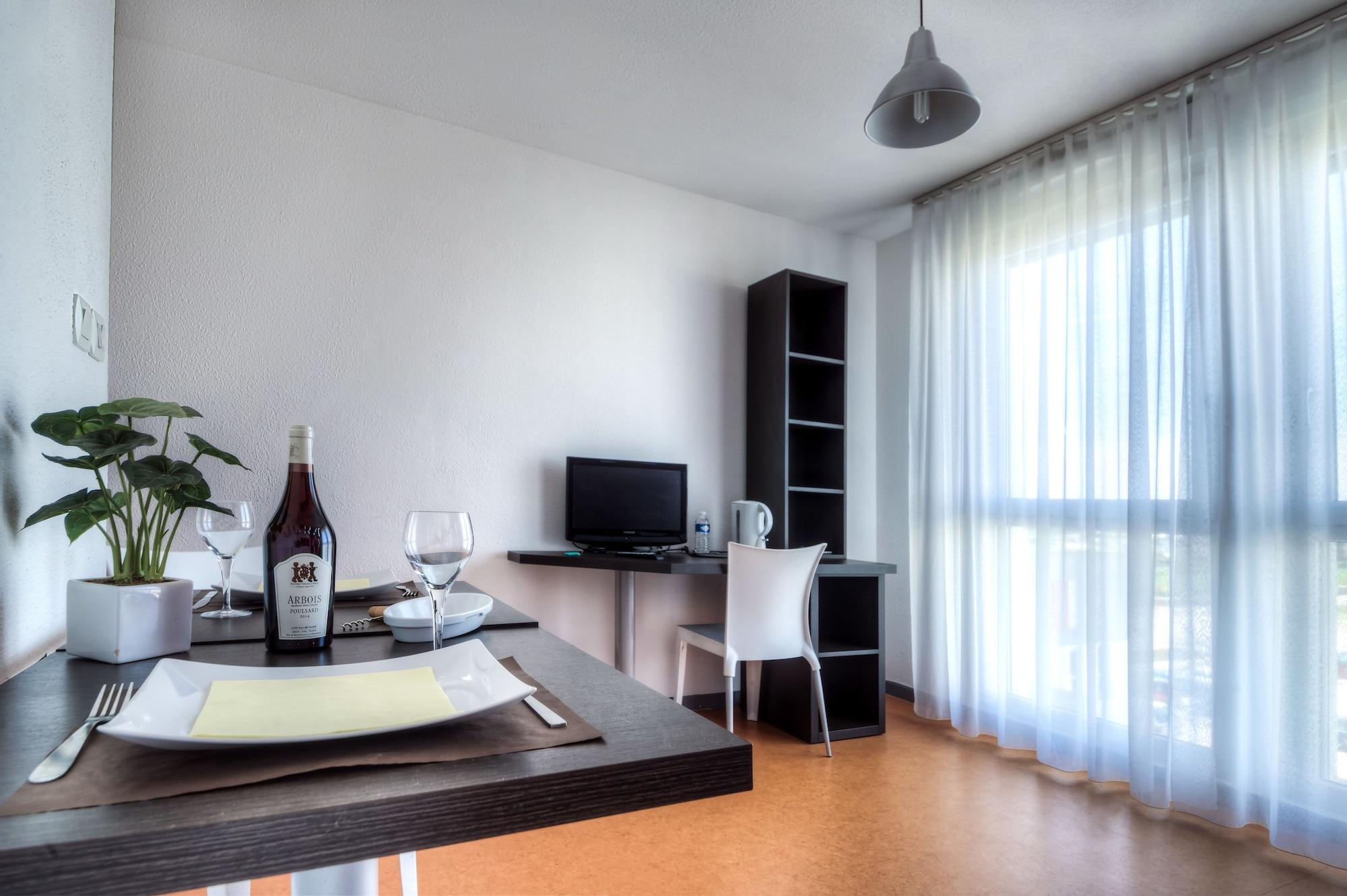 Comfort Aparthotel Besancon Hauts Du Chazal Eksteriør billede